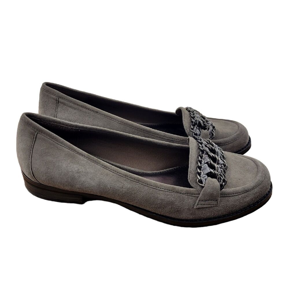 B. Makowsky BFGREER Gray Suede Loafers Chain Details Womens Size 8